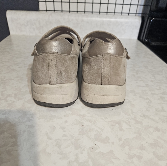 ARAVON WOMENS 8.5 VELCO STRAP SLIP ON SHOE - Picture 6 of 12